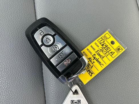 Used 2021 Ford Explorer XLT w/ Equipment Group 202A image 31