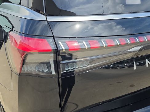 New 2026 INFINITI QX80 Luxe RWD image 33