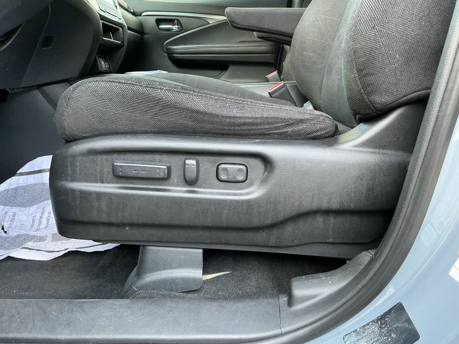Used 2022 Honda Pilot Sport image 14