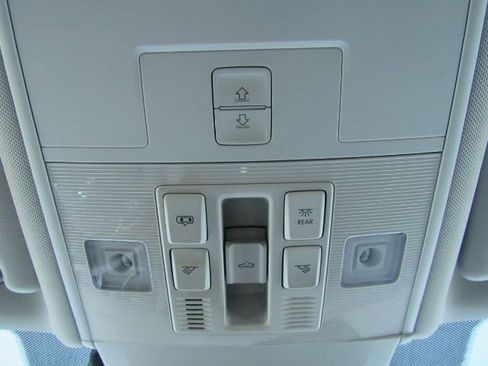 Used 2019 Volkswagen Golf SE image 46