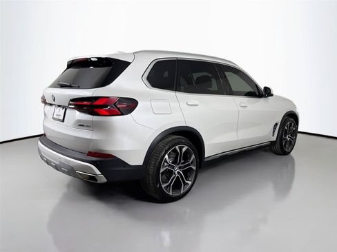New 2026 BMW X5 xDrive40i w/ Climate Comfort Package AWD/4WD image 5