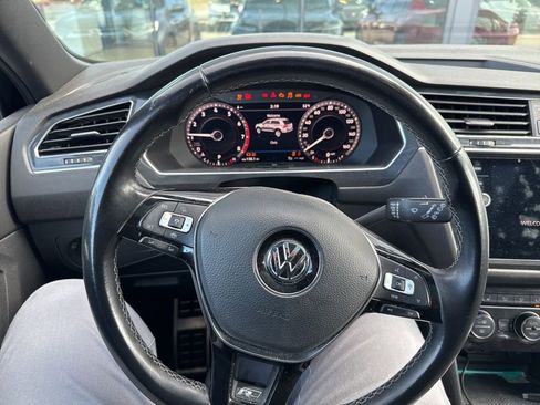 Used 2019 Volkswagen Tiguan SE image 12