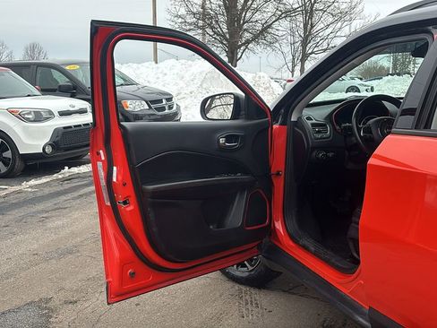 Used 2019 Jeep Compass Trailhawk w/ Leather Interior Group image 11