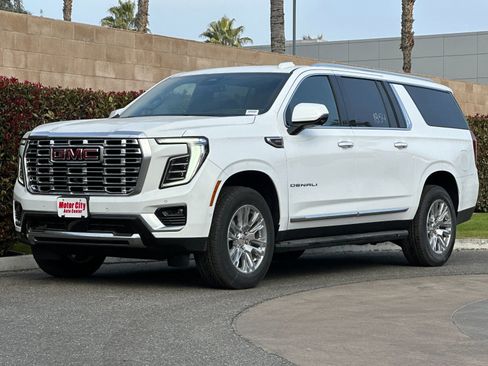 New 2026 GMC Yukon XL Denali AWD/4WD image 8