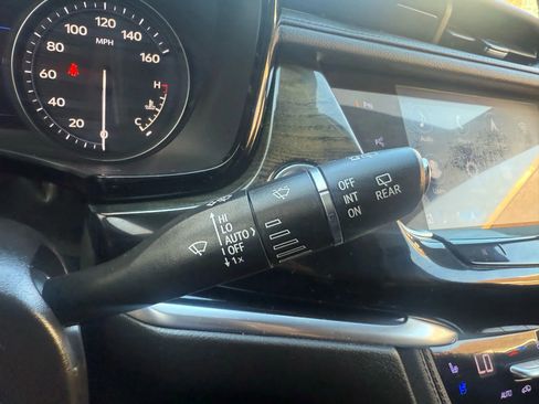 Used 2021 Cadillac XT6 Premium Luxury image 15