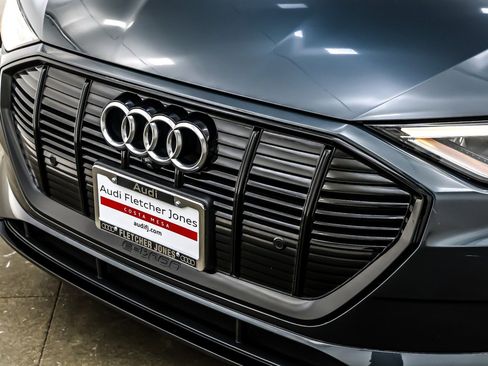 Used 2022 Audi e-tron Premium w/ Convenience Plus Package image 14
