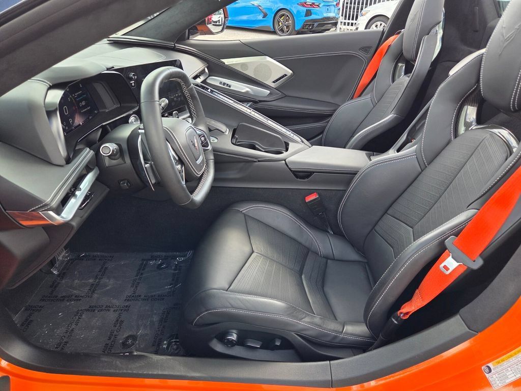 Used 2022 Chevrolet Corvette Stingray Premium Conv w/ Z51 Performance Package RWD image 4