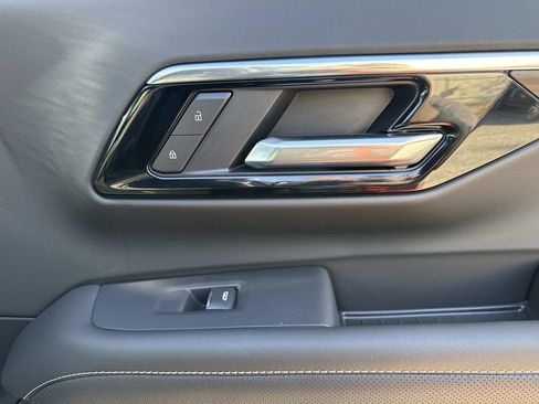 New 2026 Chevrolet Suburban Premier RWD image 16