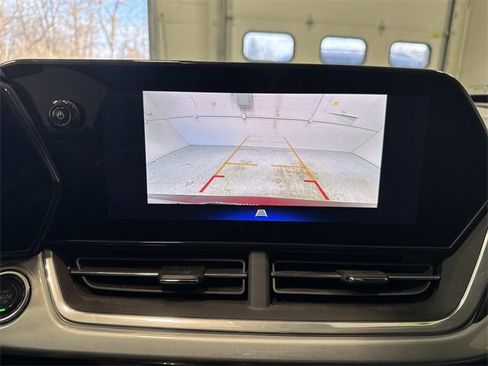 Used 2024 Chevrolet Trax LT image 11