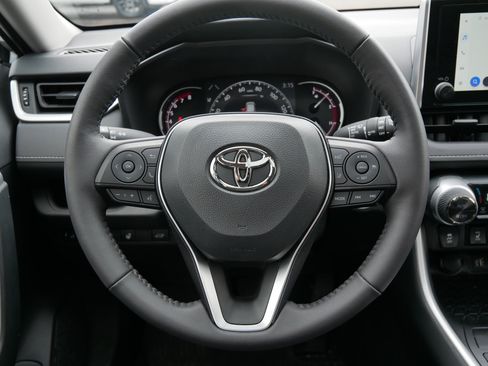 Used 2025 Toyota RAV4 XLE w/ Convenience Package AWD/4WD image 16