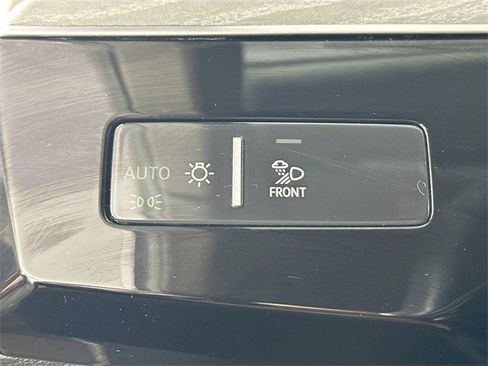 Used 2022 Audi e-tron Premium Plus image 25