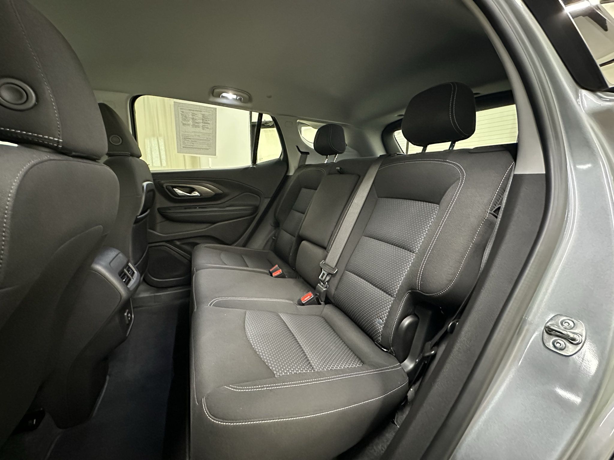 Used 2024 GMC Terrain SLE w/ Elevation Edition AWD/4WD image 21