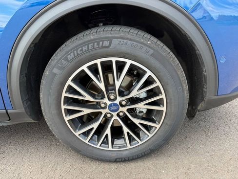 Used 2022 Ford Escape Titanium w/ Titanium Premium Package image 27