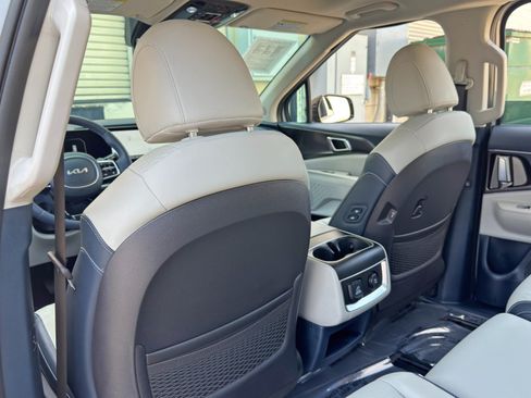 Used 2025 Kia Carnival SX Prestige FWD image 41