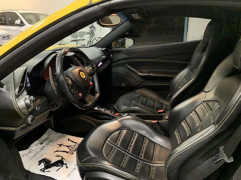 Used 2017 Ferrari 488 Spider image 16