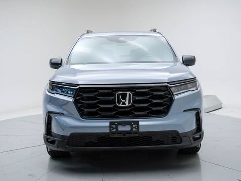 Certified 2025 Honda Pilot Sport image 22