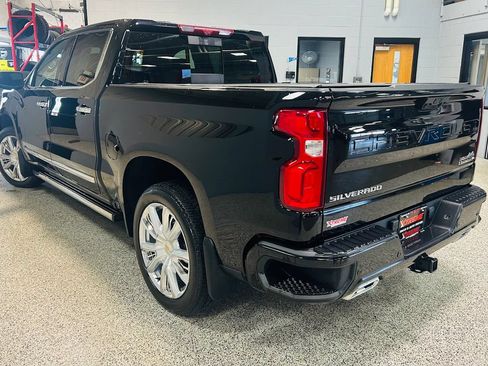 Used 2024 Chevrolet Silverado 1500 High Country w/ Technology Package AWD/4WD image 4