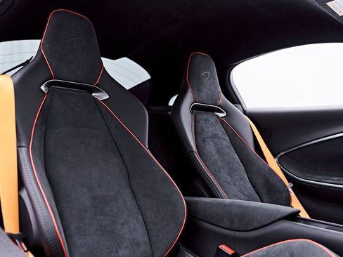 Used 2023 McLaren Artura RWD image 56