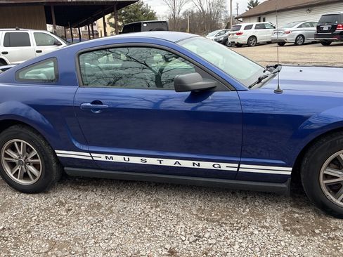 Used 2005 Ford Mustang Deluxe image 11