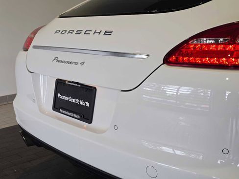 Used 2011 Porsche Panamera RWD image 15