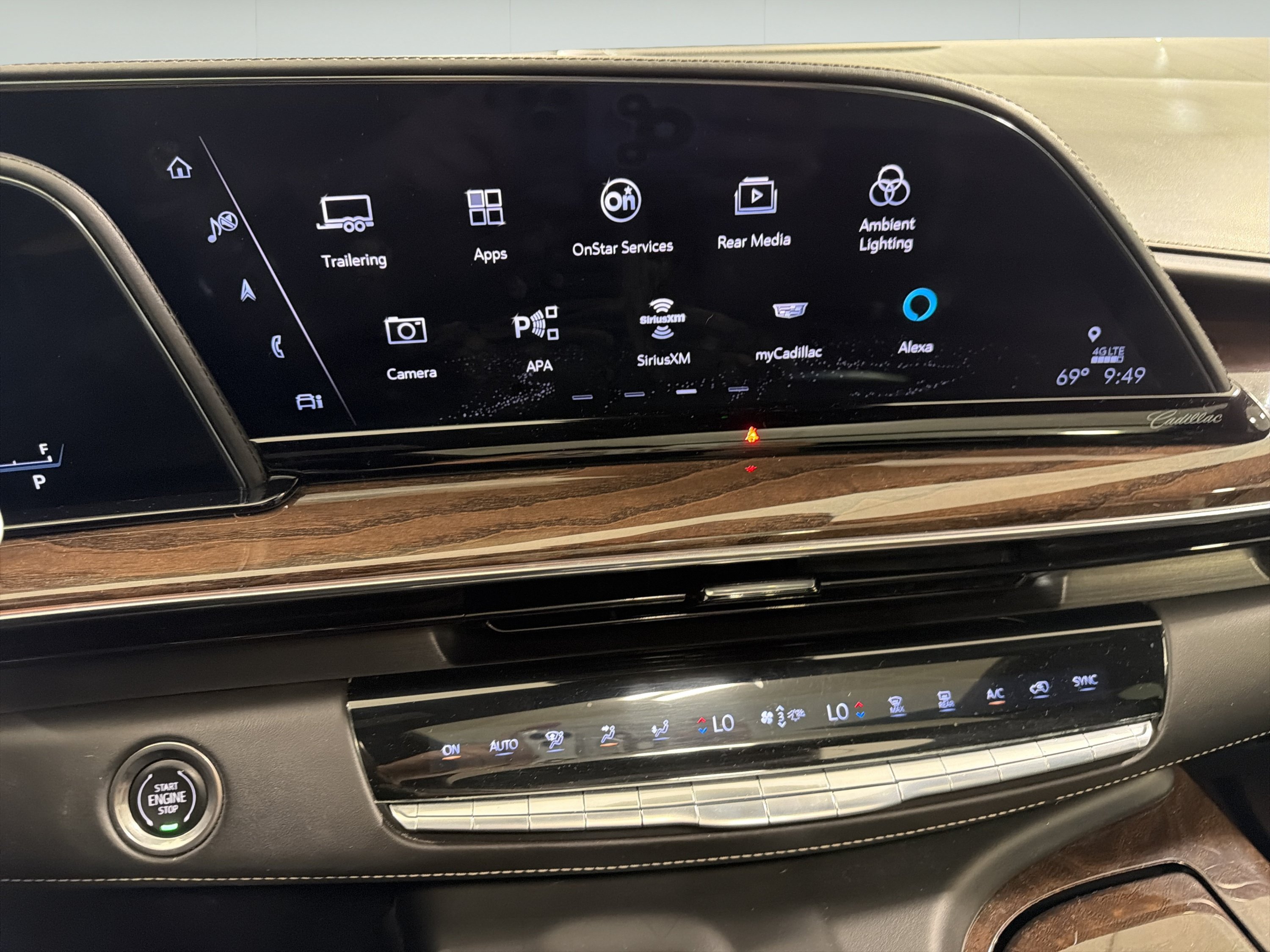 Used 2021 Cadillac Escalade ESV Sport Platinum w/ Heavy-Duty Trailer Package AWD/4WD image 23