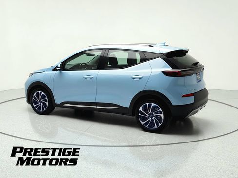 Used 2023 Chevrolet Bolt EUV Premier w/ Sun & Sound Package FWD image 5
