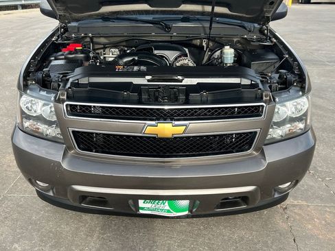 Used 2013 Chevrolet Suburban LT image 11