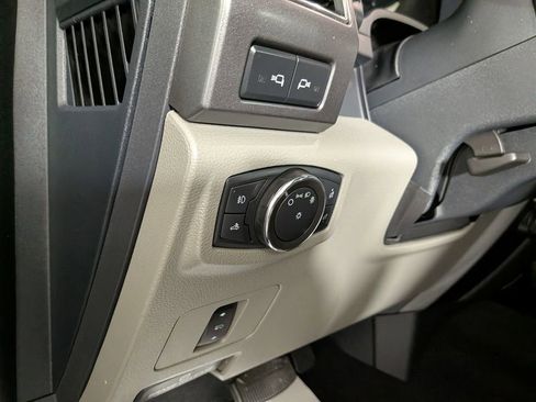 Used 2022 Ford F450 XLT w/ XLT Premium Package AWD/4WD image 18