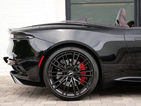 Used 2023 Aston Martin DBS Superleggera Volante RWD image 19