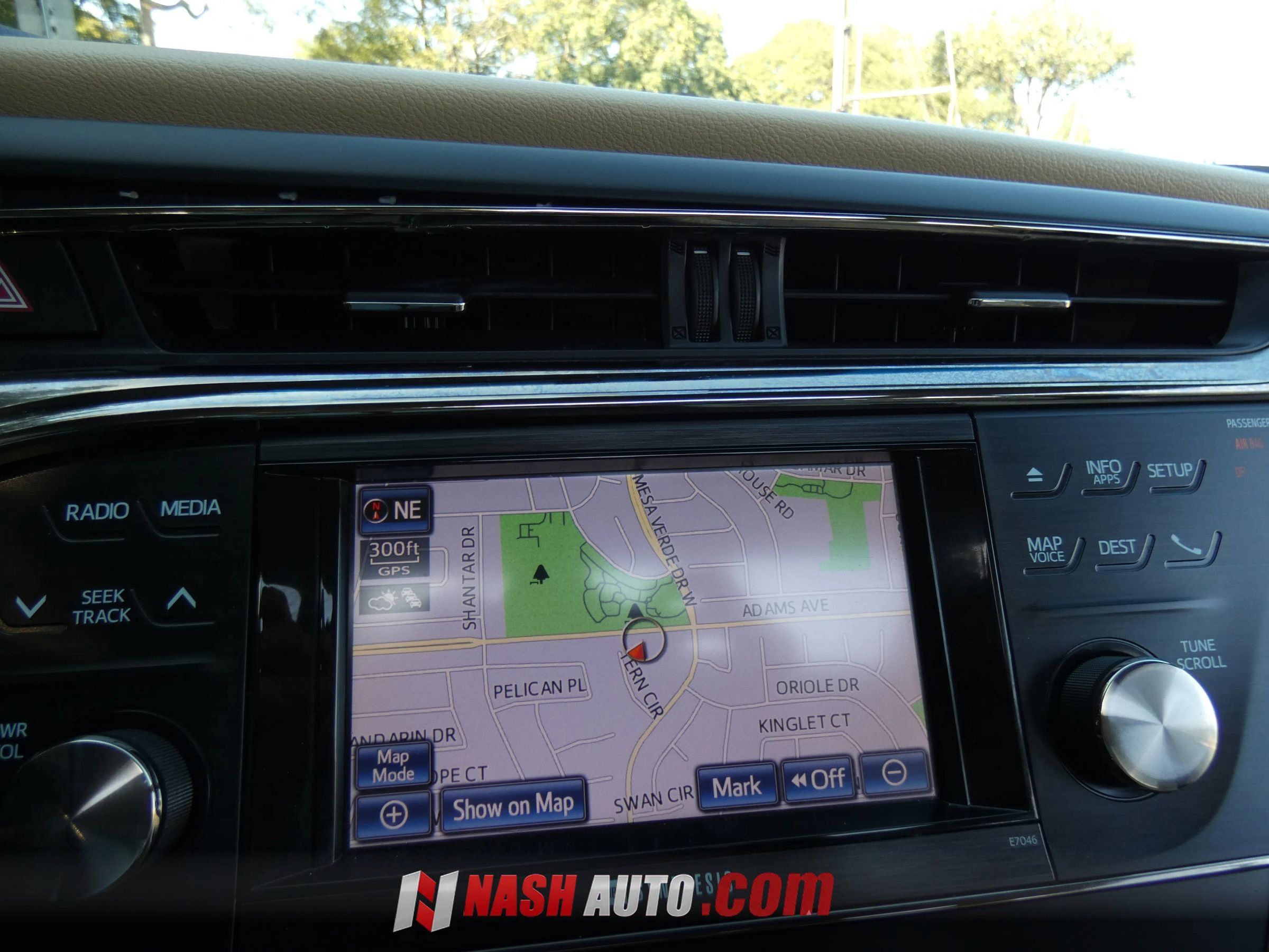 Used 2013 Toyota Avalon Limited FWD image 52