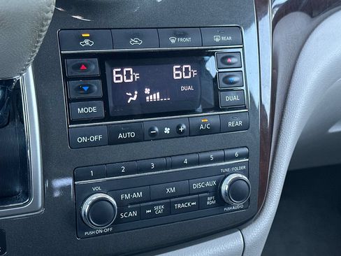 Used 2014 Nissan Quest SL FWD image 20