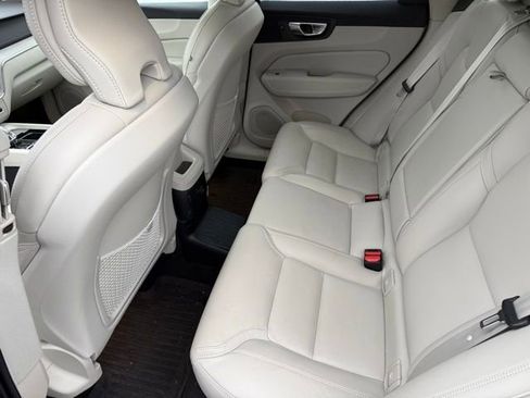 Used 2023 Volvo XC60 T8 Ultimate w/ Climate Package image 13