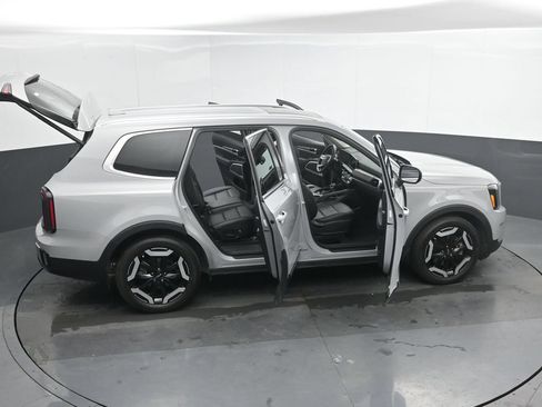 Used 2023 Kia Telluride EX AWD/4WD image 52
