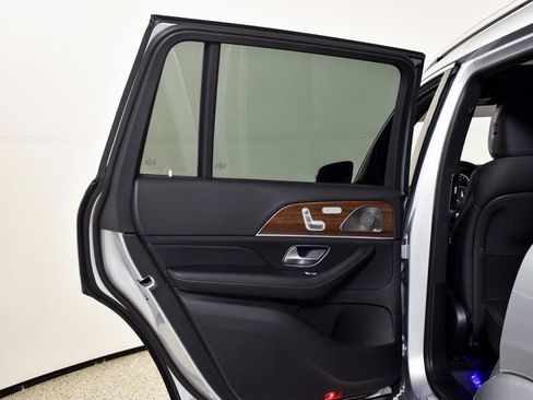 Certified 2024 Mercedes-Benz GLS 450 4MATIC image 40