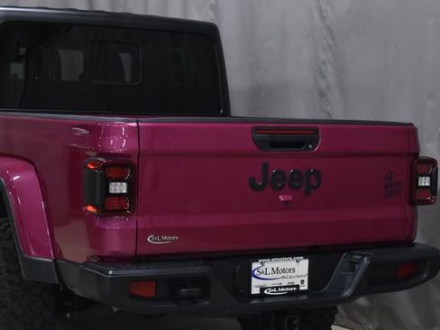 Certified 2024 Jeep Gladiator Sport image 9