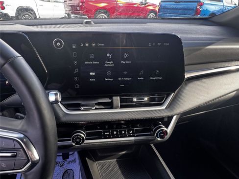 Used 2025 Chevrolet Equinox LT FWD image 16