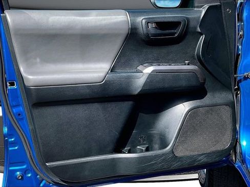 Used 2017 Toyota Tacoma SR5 image 19