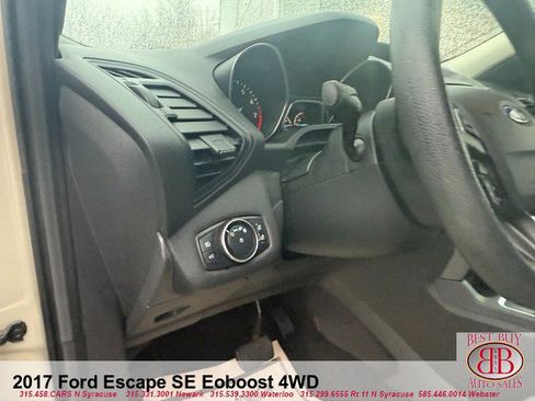 Used 2017 Ford Escape SE image 17