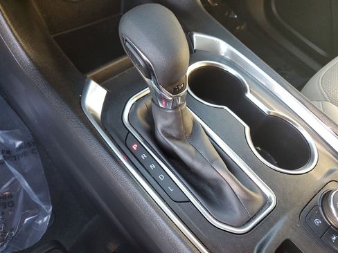 Used 2022 Chevrolet Traverse LS image 25