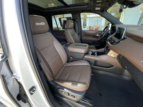 Certified 2024 Chevrolet Tahoe High Country w/ Advanced Technology Package image 28