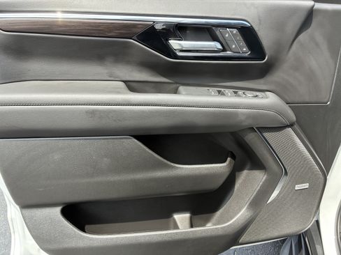 Used 2026 Chevrolet Tahoe LT w/ Comfort Package RWD image 22