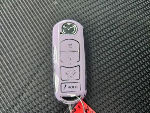 Used 2017 MAZDA MAZDA3 Sport image 28