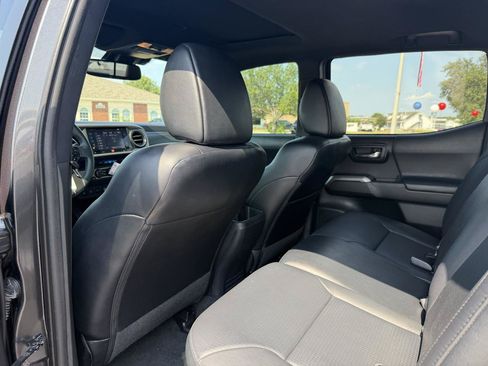 Used 2019 Toyota Tacoma Limited RWD image 13