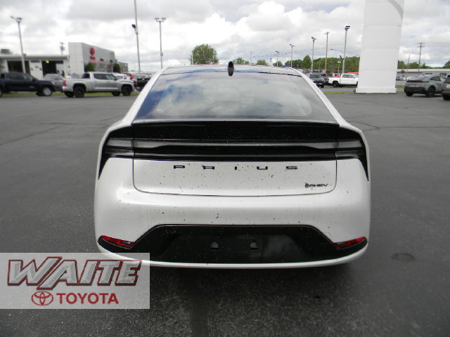 New 2026 Toyota Prius Plug-In Hybrid FWD image 3