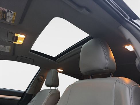 Used 2017 Toyota Highlander XLE image 35