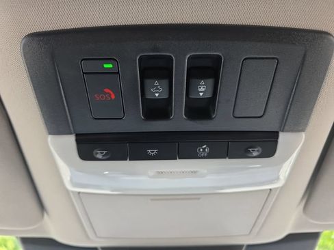Used 2025 Nissan Pathfinder Platinum w/ Cargo Package AWD/4WD image 40