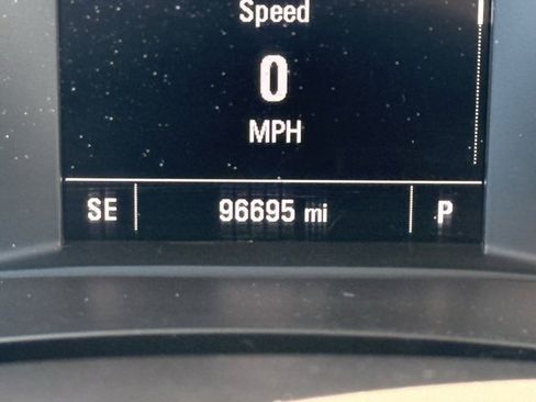 Used 2020 Chevrolet Traverse LS image 32