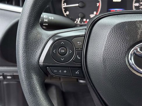 Used 2025 Toyota Corolla LE image 10