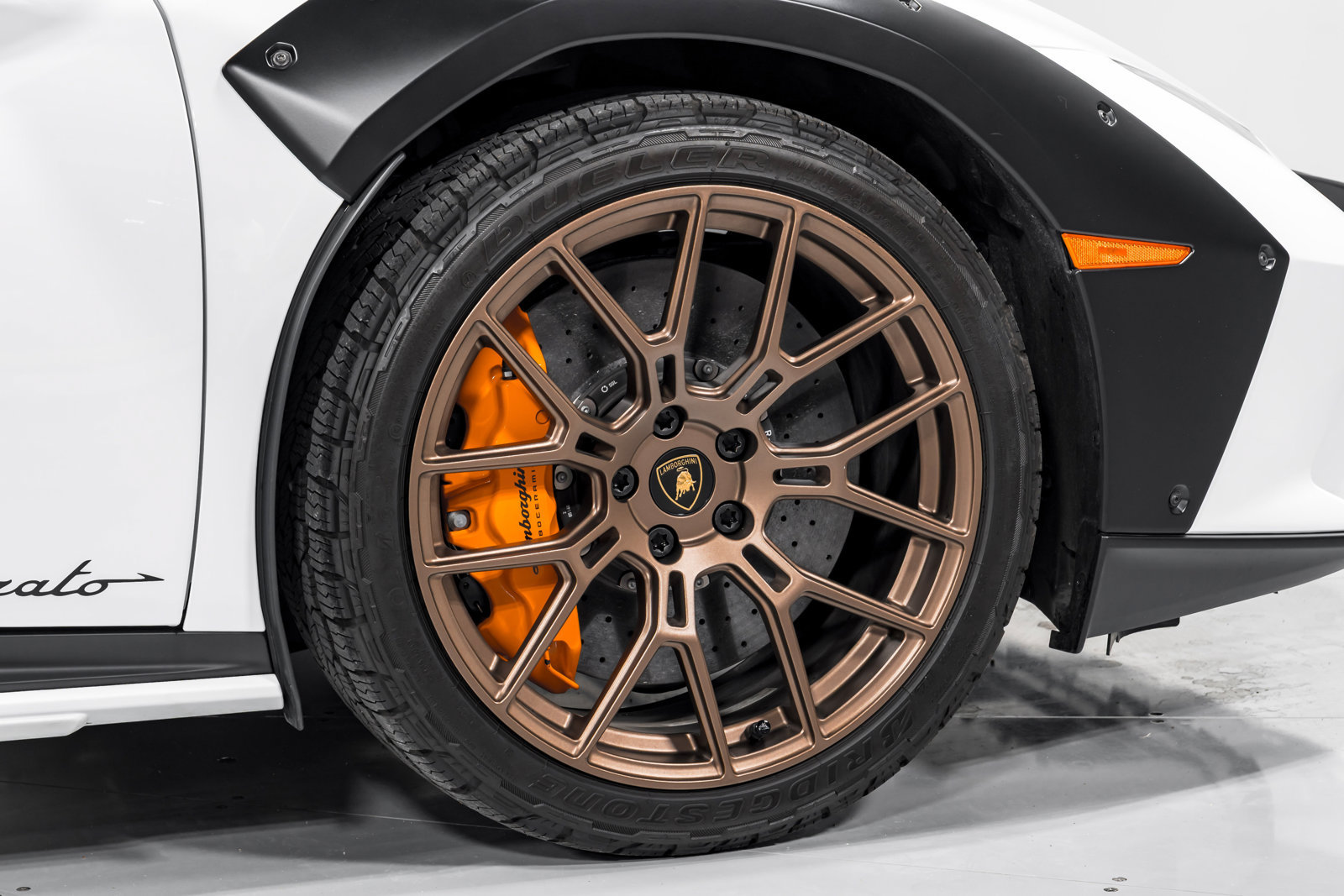 Used 2023 Lamborghini Huracan Sterrato AWD/4WD image 47