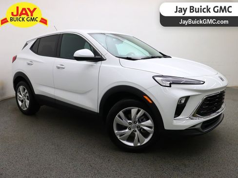 Used 2025 Buick Encore GX Preferred w/ Comfort Package AWD/4WD image 1
